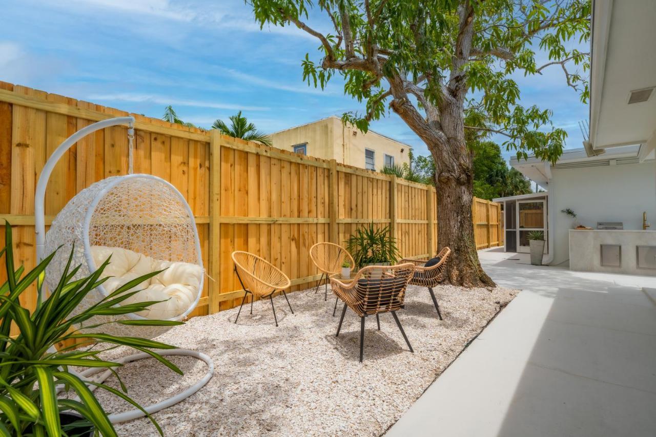 M Lake Worth Beach - Modern Villas Near West Palm Beach, Chic Retro Vibes, King Bed, Cozy Backyard, Bbq, Workspace, High-Speed Internet, Free Parking, 5 Minutes To Downtown & Beach ภายนอก รูปภาพ