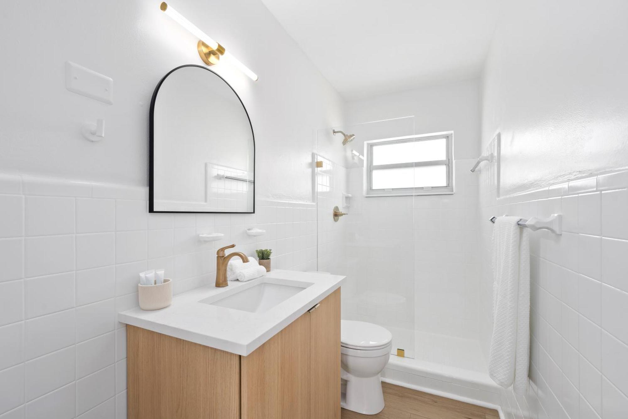 M Lake Worth Beach - Modern Villas Near West Palm Beach, Chic Retro Vibes, King Bed, Cozy Backyard, Bbq, Workspace, High-Speed Internet, Free Parking, 5 Minutes To Downtown & Beach ภายนอก รูปภาพ