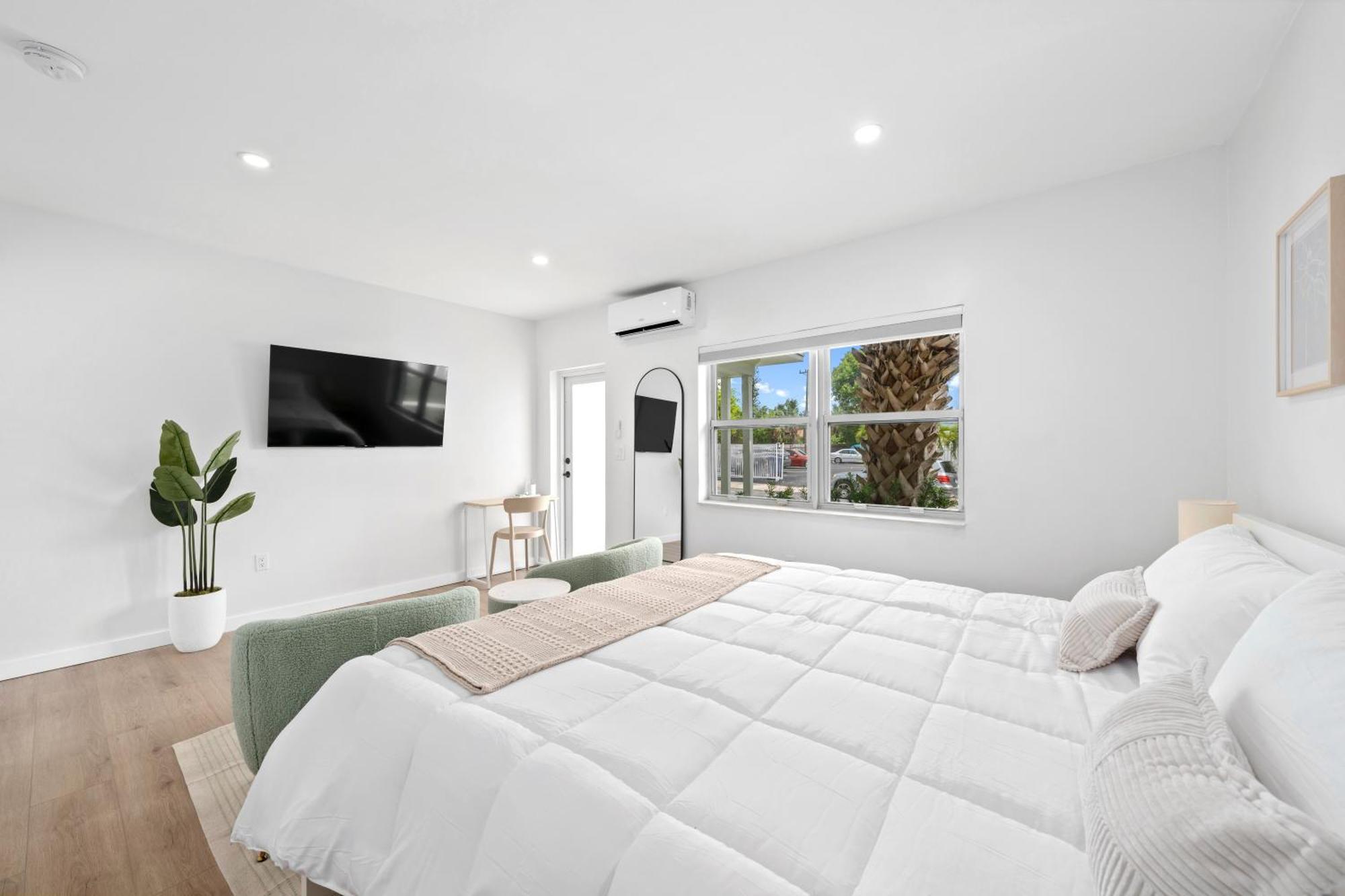 M Lake Worth Beach - Modern Villas Near West Palm Beach, Chic Retro Vibes, King Bed, Cozy Backyard, Bbq, Workspace, High-Speed Internet, Free Parking, 5 Minutes To Downtown & Beach ภายนอก รูปภาพ