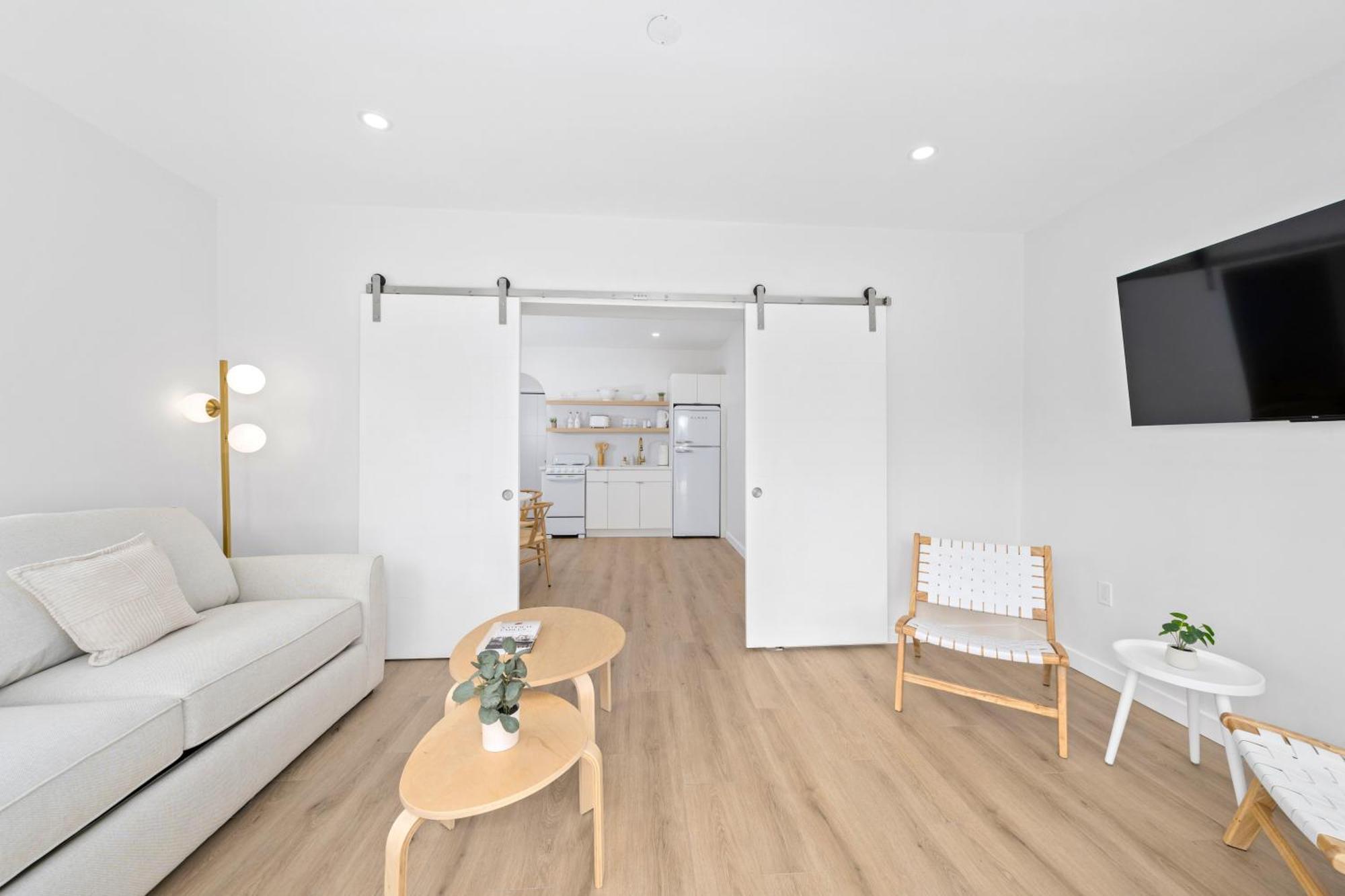 M Lake Worth Beach - Modern Villas Near West Palm Beach, Chic Retro Vibes, King Bed, Cozy Backyard, Bbq, Workspace, High-Speed Internet, Free Parking, 5 Minutes To Downtown & Beach ภายนอก รูปภาพ