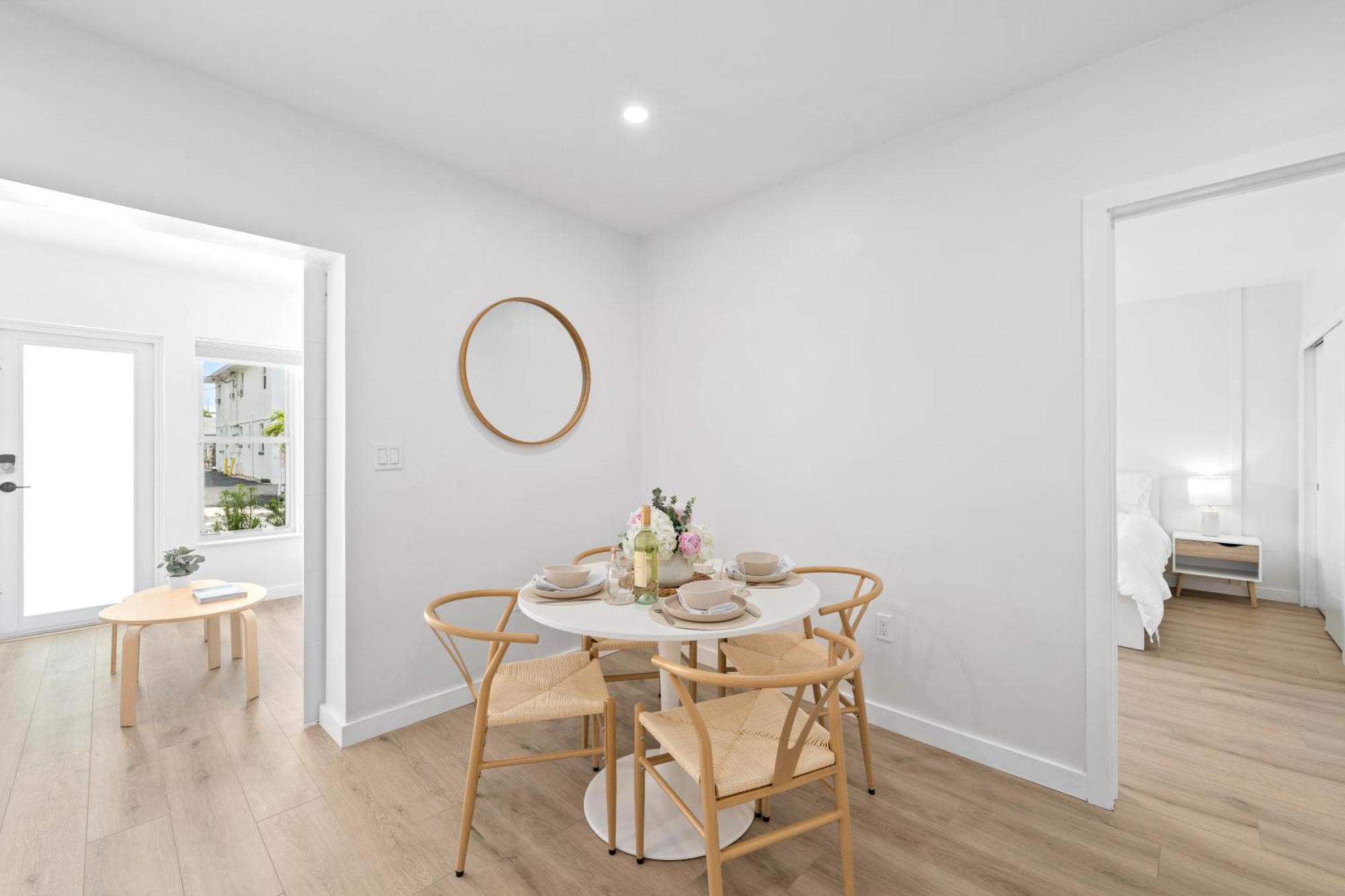 M Lake Worth Beach - Modern Villas Near West Palm Beach, Chic Retro Vibes, King Bed, Cozy Backyard, Bbq, Workspace, High-Speed Internet, Free Parking, 5 Minutes To Downtown & Beach ภายนอก รูปภาพ