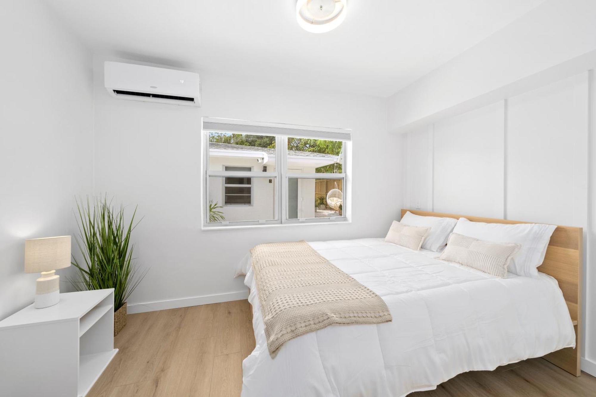 M Lake Worth Beach - Modern Villas Near West Palm Beach, Chic Retro Vibes, King Bed, Cozy Backyard, Bbq, Workspace, High-Speed Internet, Free Parking, 5 Minutes To Downtown & Beach ภายนอก รูปภาพ