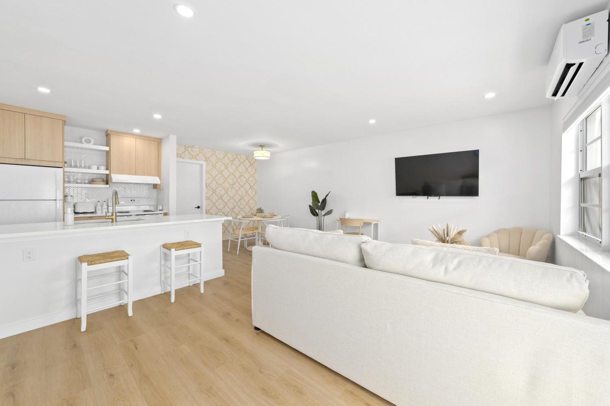 M Lake Worth Beach - Modern Villas Near West Palm Beach, Chic Retro Vibes, King Bed, Cozy Backyard, Bbq, Workspace, High-Speed Internet, Free Parking, 5 Minutes To Downtown & Beach ภายนอก รูปภาพ
