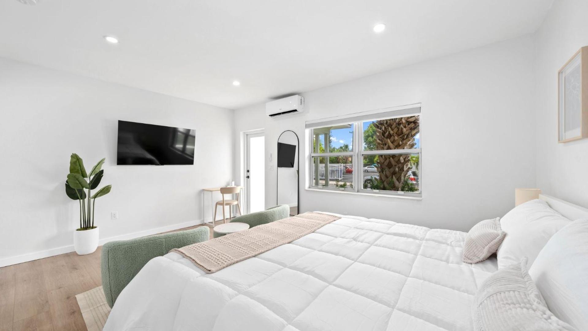 M Lake Worth Beach - Modern Villas Near West Palm Beach, Chic Retro Vibes, King Bed, Cozy Backyard, Bbq, Workspace, High-Speed Internet, Free Parking, 5 Minutes To Downtown & Beach ภายนอก รูปภาพ